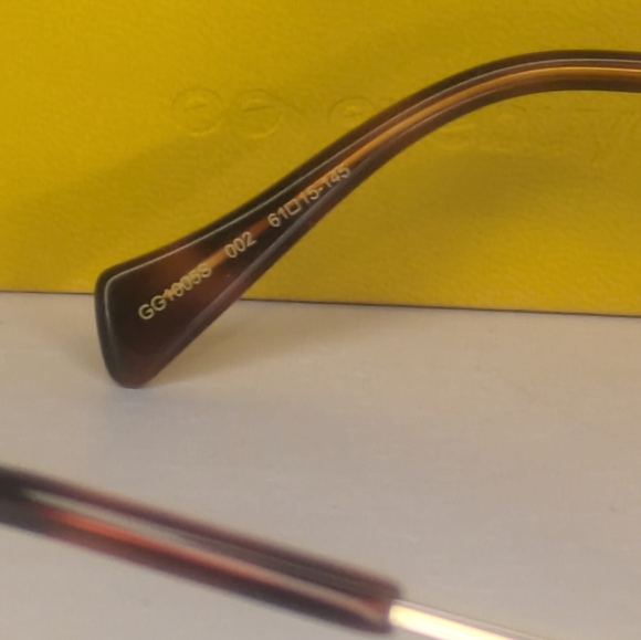 Women's Gucci Sunglasses - Picture 5 of 6